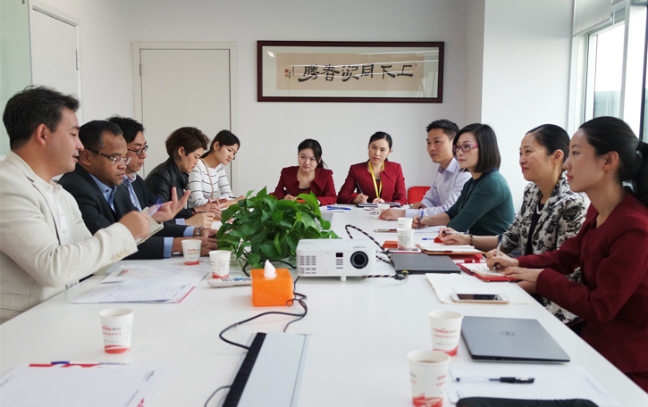 華伊斯蘭關(guān)系理事會理事長丁厚飛博士偕中華伊斯蘭關(guān)系理事會、馬來西亞代表Mr. Nasharudin 訪問東方龍商務