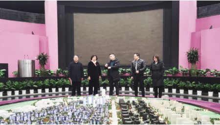 陪同政府園區(qū)對(duì)接考察縣域總部基地投資選址項(xiàng)目，共商良策，構(gòu)建縣域發(fā)展新模式