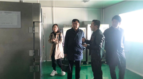 陪同政府園區前往顯示及觸摸模組+蓋板投資選址項目方對接考察，雙方就進一步開展合作達成一致意見