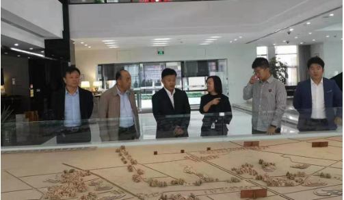 陪同政府園區(qū)赴特色田園綜合體投資選址項目方對接考察，達(dá)成繼續(xù)推進(jìn)意向