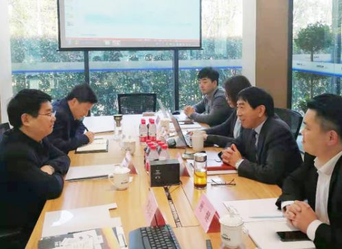 陪同政府園區(qū)前往高端房車(chē)生產(chǎn)基地投資選址項(xiàng)目方對(duì)接考察，企業(yè)綜合實(shí)力獲得政府認(rèn)可