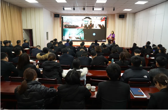  1月上旬，集團(tuán)舉行2021年首場投資選址項(xiàng)目評估會，成功通過34個高質(zhì)量項(xiàng)目