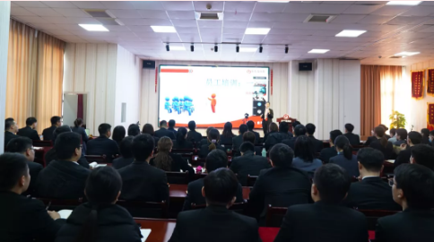 東方龍商務(wù)集團(tuán)開展年終系列培訓(xùn)，為實(shí)現(xiàn)2021年目標(biāo)鍛造專業(yè)招商團(tuán)隊