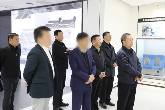 全速推進(jìn)投資選址項目早落地、早投產(chǎn)！黑龍江某地方政府實地考察清潔能源設(shè)備制造企業(yè)