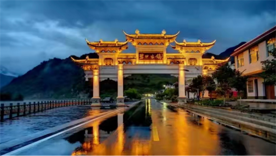 東方龍商務(wù)集團(tuán)全力助推甘肅隴南文縣委托招商招商引資，重點(diǎn)構(gòu)建特色農(nóng)業(yè)、優(yōu)勢(shì)工業(yè)、文旅康養(yǎng)三大產(chǎn)業(yè)集群