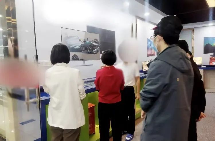 投資額8億，年產(chǎn)值25億！四川某地方政府實地對接高端新型顯示器生產(chǎn)投資選址項目
