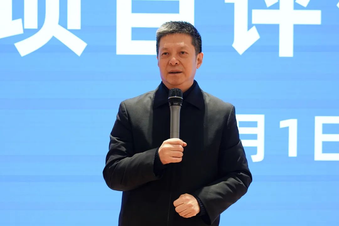大項(xiàng)目“頂天立地”，精品項(xiàng)目“鋪天蓋地”！2月下旬，集團(tuán)成功通過33個(gè)優(yōu)質(zhì)投資選址項(xiàng)目