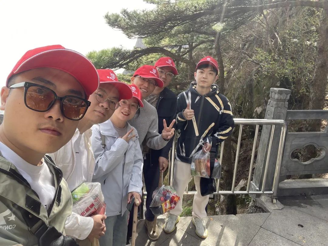 東方龍商務(wù)與春天有個約會！集團100余人赴安徽黃山“團建”，太嗨了！“奔跑二季度”——我們準備好了！