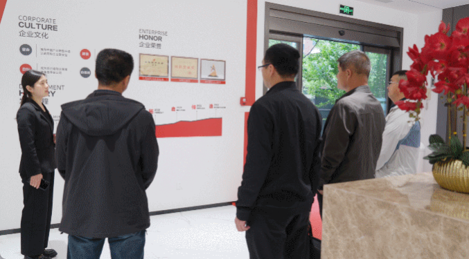4月，集團共接待了113家政府園區，其中最高單日來訪量達17家