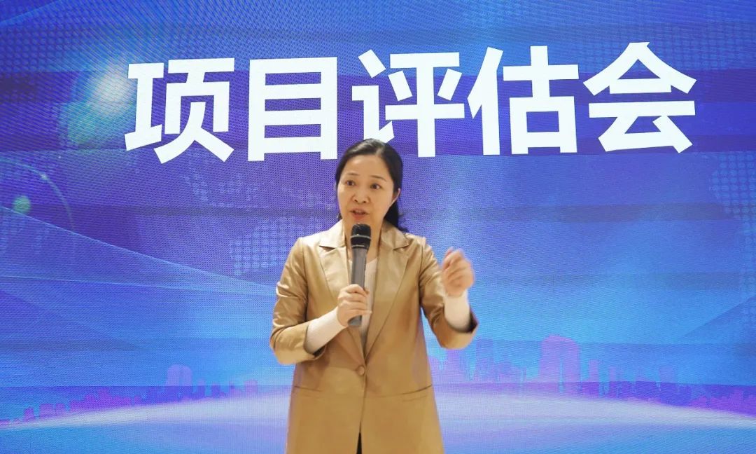 承接進(jìn)博效應(yīng)，推進(jìn)全球招商！11月上旬，集團(tuán)共40個(gè)優(yōu)質(zhì)投資選址項(xiàng)目通過(guò)評(píng)估