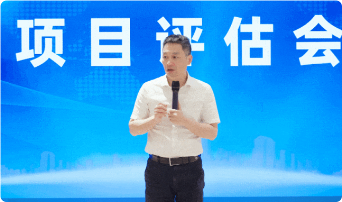 抓好項(xiàng)目開發(fā)先手棋，夯實(shí)項(xiàng)目落地硬支撐！9月上旬，集團(tuán)共33個(gè)優(yōu)質(zhì)投資選址項(xiàng)目通過評(píng)估