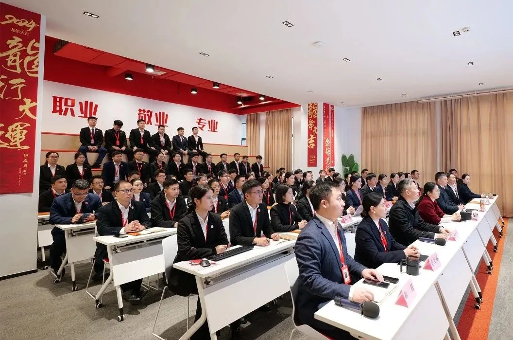 抓牢“項目落地”主線，打好全年“收官戰”！11月下旬，集團共35個優質投資選址項目通過評估