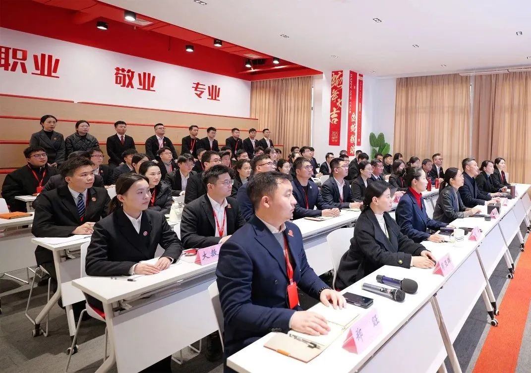 錨定戰(zhàn)略方向，攻堅“國五上頭外”優(yōu)質(zhì)項目！3月上旬，集團共33個優(yōu)質(zhì)投資選址項目通過評估