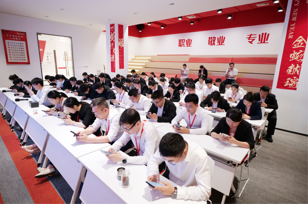 上海東方龍商務集團組織《招商知識及業務能力》測評考試，鍛造“精兵強將”招商隊伍！