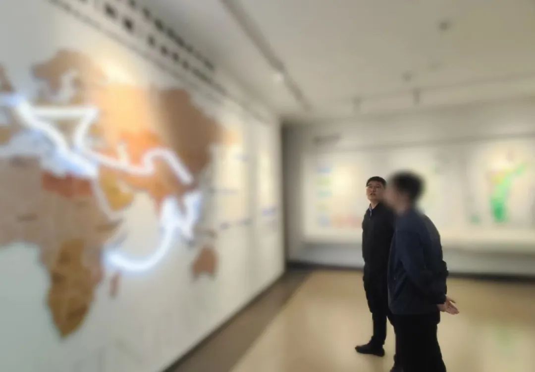 產(chǎn)品出口量大，市場前景廣！小巨人光學(xué)儀器生產(chǎn)擴建投資選址項目方反向考察新疆某地方政府