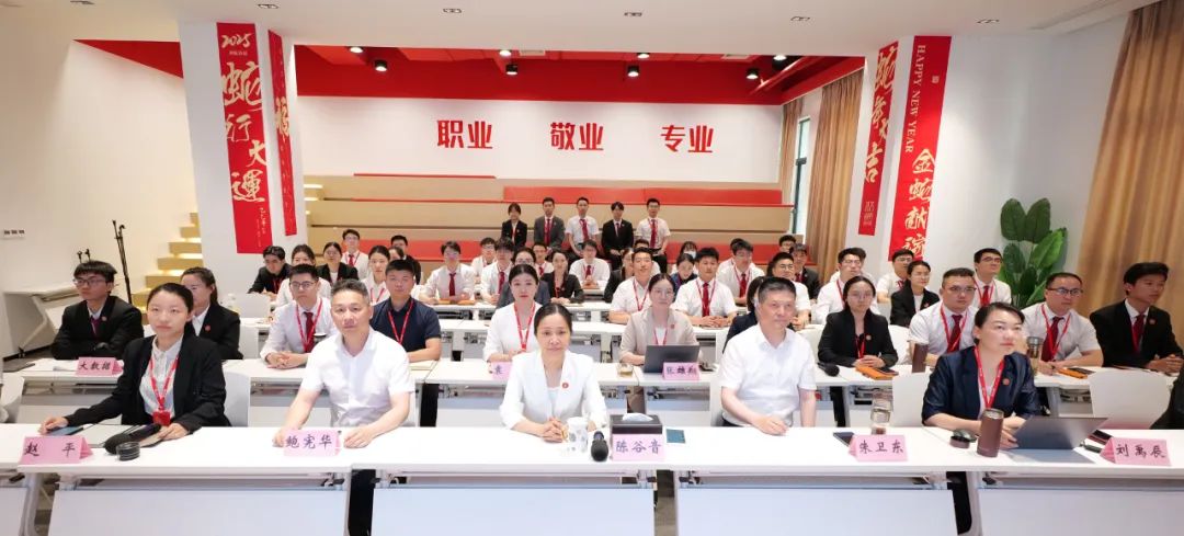 聚集大產(chǎn)業(yè)、大鏈主項目，帶動大發(fā)展！5月下旬，集團(tuán)共31個優(yōu)質(zhì)投資選址項目通過評估