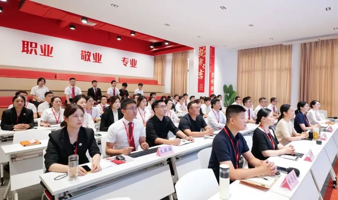 早拜訪(fǎng)、深研判；精對(duì)接，推落地！7月下旬，集團(tuán)共30個(gè)優(yōu)質(zhì)投資選址項(xiàng)目通過(guò)評(píng)估