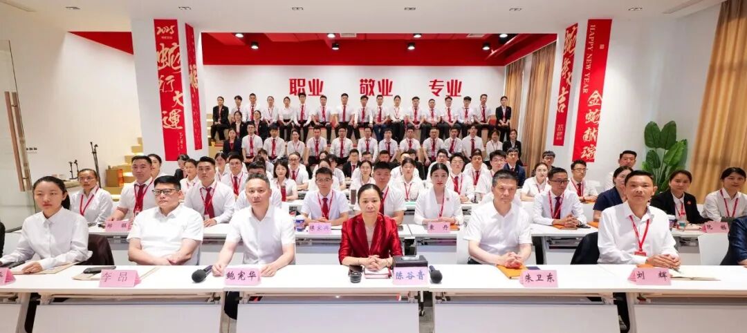 進博聚勢,龍行賦能!進口博覽會倒計時8天!誠邀全國政府園區領導蒞臨上海東方龍商務集團總部考察交流